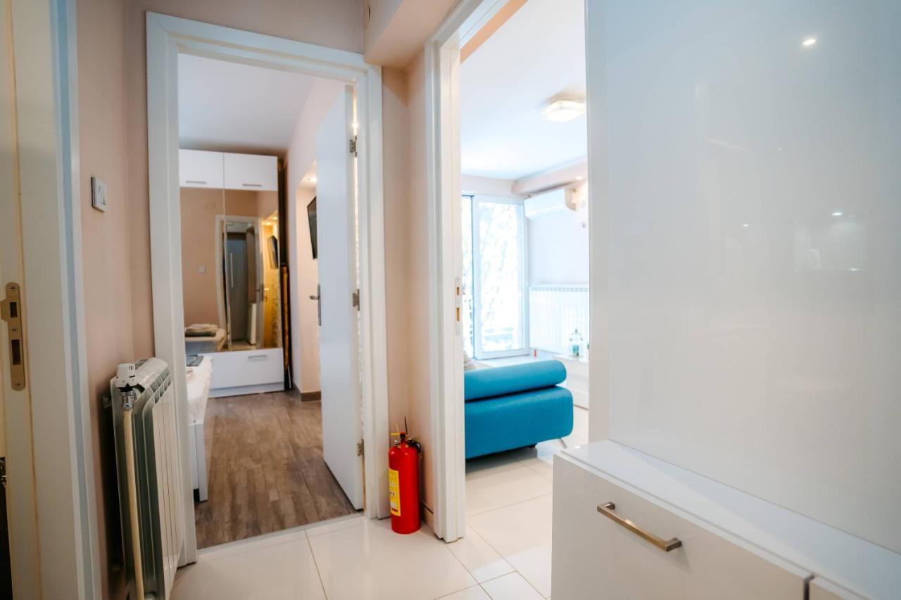 Turist Apartment Ni Exteriör bild