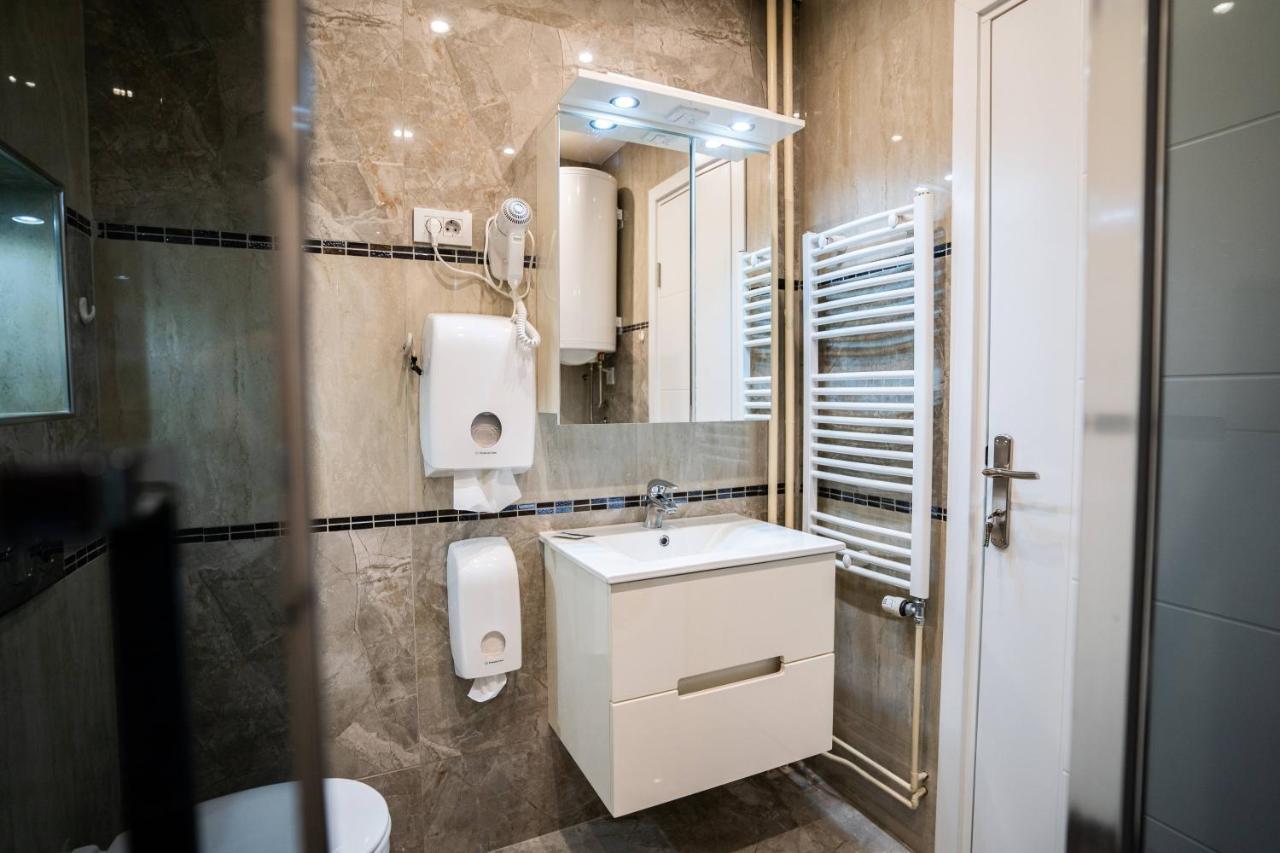 Turist Apartment Ni Exteriör bild
